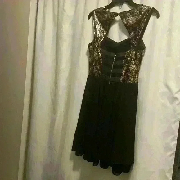 GUESS formal dress - Picture 4 of 5